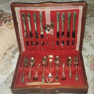 Vintage BELOVED WM Rogers 52 Piece Silver Flatware Silverwear Set in Wooden Case